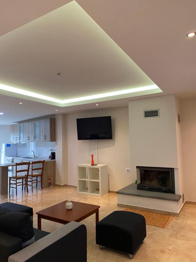 Αρτέμιδα Plus Karpenisi Apartment Extérieur photo
